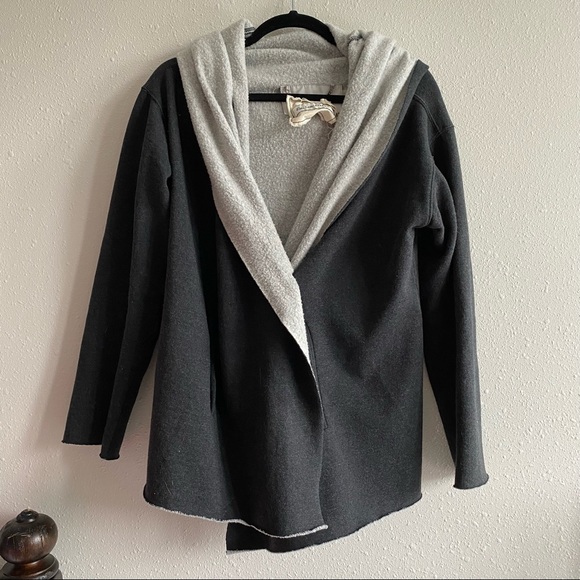 Raison D'etre Coat - Picture 1 of 10